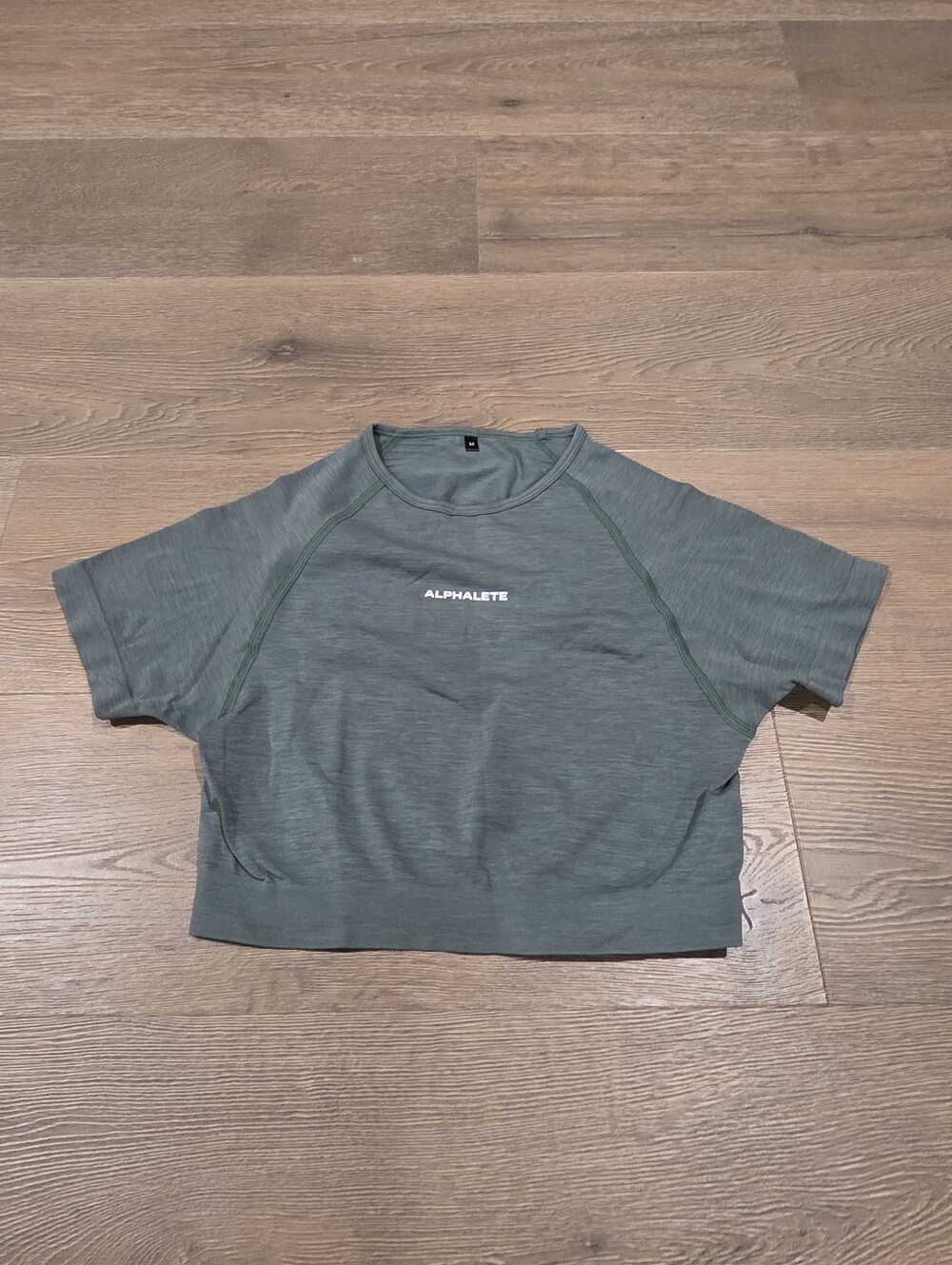 Alphalete Cropped Short Sleeve Workout Top Size Medium